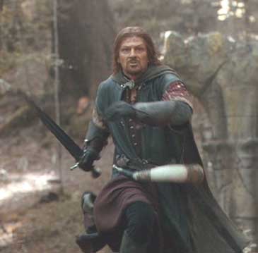 Lord of the Rings: The Fellowship of the Ring: Boromir races to the aid of Pippin and Merry