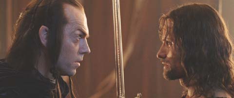 Lord of the Rings: The Return of the King: Elrond presents Aragorn with Andúril - Flame of the West.