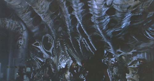 Aliens: The Geiger-esque d�cor is new�