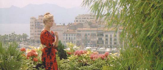 Jewel of the Nile: Joan contemplates her decision.
