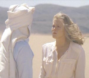 Jewel of the Nile: Joan tries to explain to Jack why she's doing what she's doing.