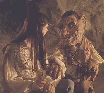 Labyrinth: Hoggle promises to help Sarah get through the labyrinth to find her brother.