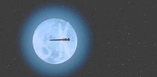 Men in Black: The CG dragonfly in the opening credits