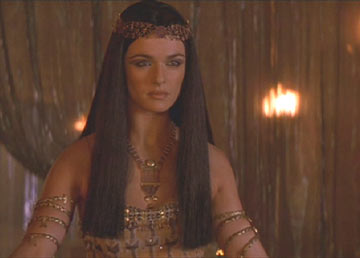The Mummy Returns: Evie recalls her own past life as Princess Nefertiri.