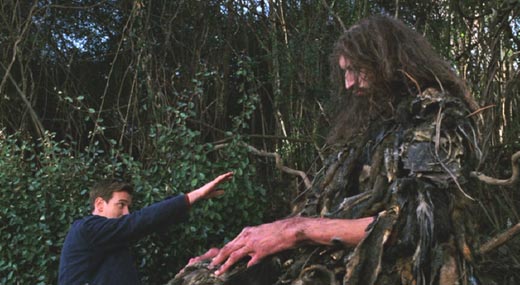 Big Fish: Ed meets Karl the Giant (Matthew McGrory)