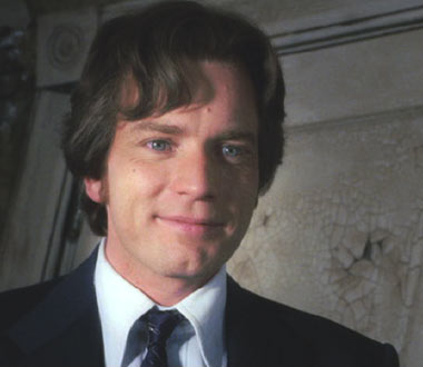 Big Fish: Ed puts on the charm in an attempt to persuade Jenny to sign over the deed to her home.