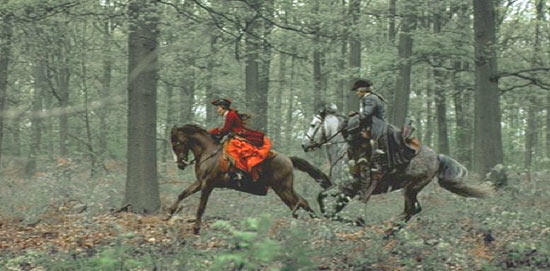 Brotherhood of the Wolf: Galloping horses - a brilliant scene.