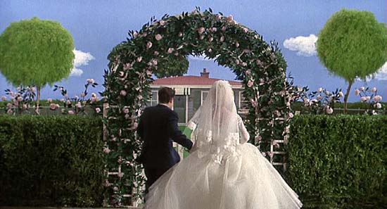 Little Shop of Horrors (1986): Seymour and Audrey, wedded and moving into their dream home, 