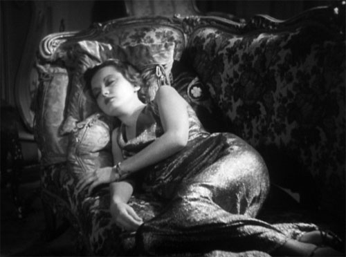 The Mummy (1932): Zita Johann as the beautiful and vulnerable Helen Grosvenor. (I admit that she strikes this modern, middle-class woman as something of a layabout, however!)
